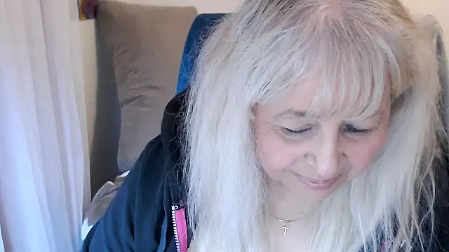 SusiLifeXXX online show from November 5, 8:20 pm