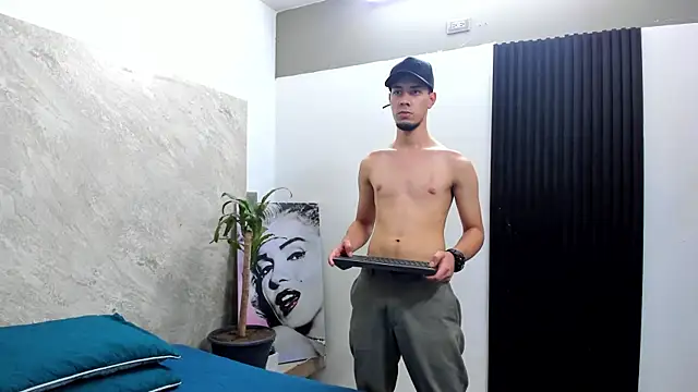 Snapshot of _Axel_09 chatting on October 1, 3:45 am Axel 09 online show from October 1, 3:45 am