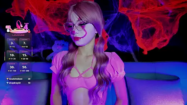 Snapshot of madiixwatson chatting on October 24, 10:44 am madiixwatson online show from October 24, 10:44 am