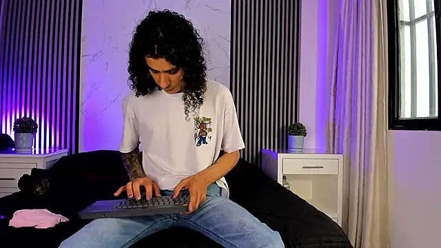 Snapshot of JackAndRosse_ chatting on November 1, 1:24 pm JackAndRosse online show from November 1, 1:24 pm