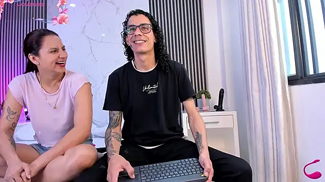 JackAndRosse  online show from December 2, 1:28 pm