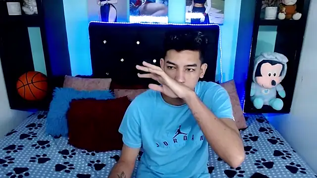 x oliver x online show from September 27, 4:17 am