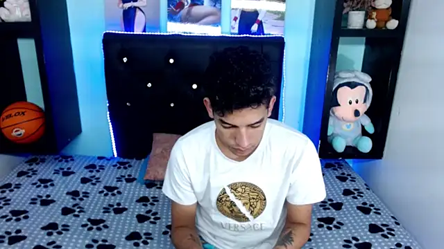 x oliver x online show from November 2, 4:48 am