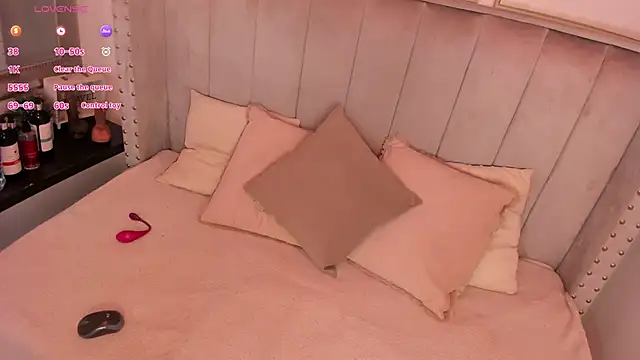 Seshat Hitt online show from December 2, 4:51 am