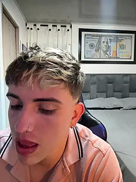 Justin trevor1 online show from August 6, 6:37 am
