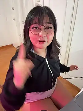 Snapshot of Lolii_Zoe chatting on January 8, 9:39 pm Lolii Zoe online show from January 8, 9:39 pm