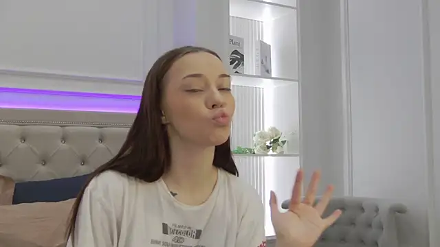 ZoeyNeal online show from March 14, 1:38 pm