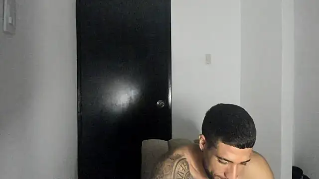 ThiagoLugo online show from May 5, 4:31 am