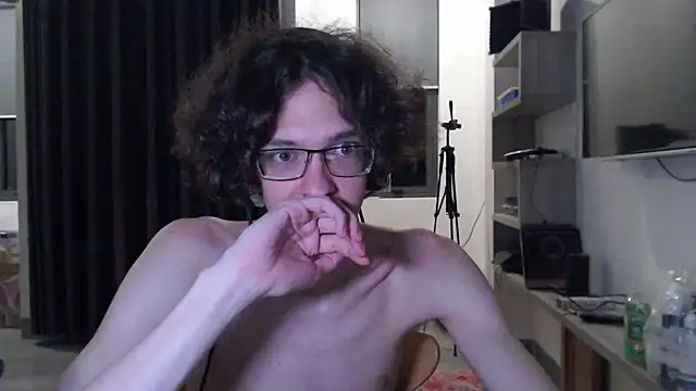 Snapshot of LovesomeCookie chatting on March 3, 4:57 pm LovesomeCookie online show from March 3, 4:57 pm