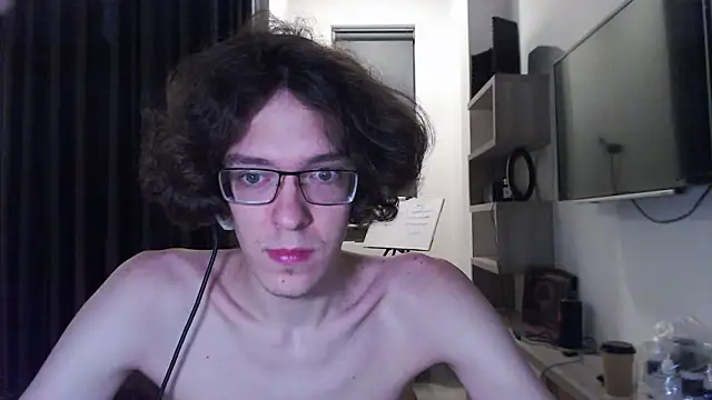 Snapshot of LovesomeCookie chatting on March 21, 3:48 pm LovesomeCookie online show from March 21, 3:48 pm