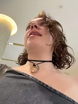 Snapshot of lucy-joy chatting on September 20, 9:32 am lucy-joy online show from September 20, 9:32 am