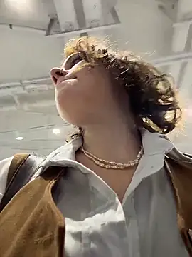 Snapshot of lucy-joy chatting on September 23, 10:29 am lucy-joy online show from September 23, 10:29 am