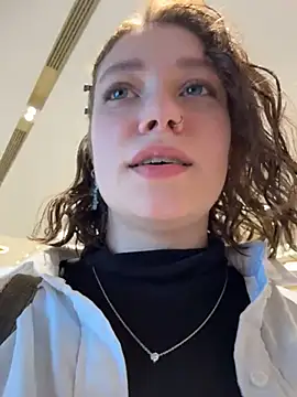 Snapshot of lucy-joy chatting on September 29, 10:20 am lucy-joy online show from September 29, 10:20 am