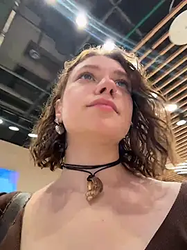 Snapshot of lucy-joy chatting on October 6, 10:23 am lucy-joy online show from October 6, 10:23 am