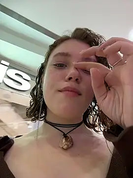 Snapshot of lucy-joy chatting on October 14, 9:43 am lucy-joy online show from October 14, 9:43 am