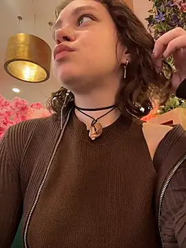 Snapshot of lucy-joy chatting on November 1, 8:16 am lucy-joy online show from November 1, 8:16 am