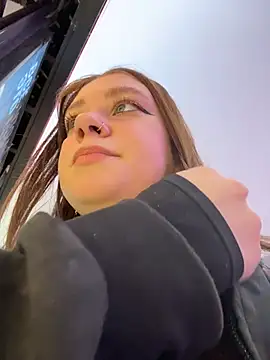 lucy-joy online show from February 8, 9:34 am