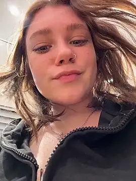 lucy-joy online show from March 15, 11:38 am