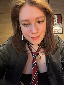 lucy-joy online show from May 9, 8:19 am