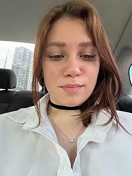 lucy-joy online show from May 16, 9:17 am
