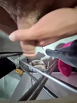 Snapshot of Mahmut4848 chatting on February 25, 5:17 am Mahmut4848 online show from February 25, 5:17 am