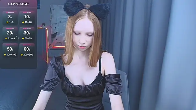 FoxyMira online show from October 25, 1:40 pm