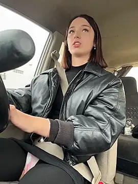 Snapshot of DollyTall chatting on September 30, 11:04 am DollyTall online show from September 30, 11:04 am