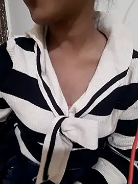 Snapshot of AnkitaDevi chatting on January 14, 11:27 am AnkitaDevi online show from January 14, 11:27 am