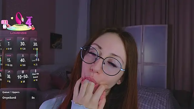 AvrilLeMell online show from October 20, 9:04 pm