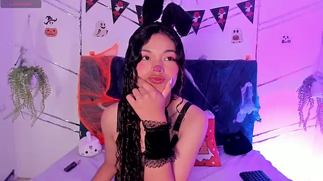 Camilla Miller01 online show from October 31, 2:51 pm