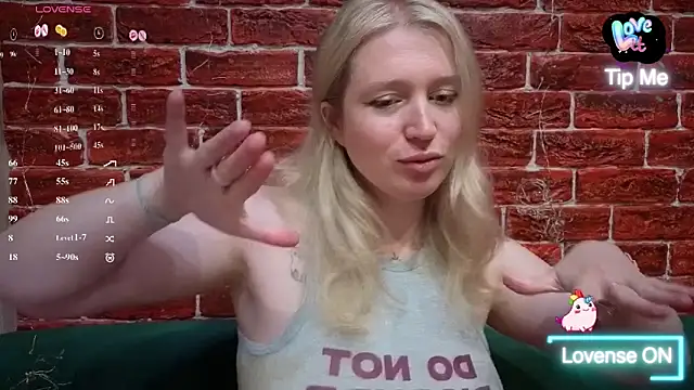 CitrusBlissss online show from May 13, 2:14 pm