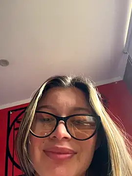 KoraSweett online show from December 5, 6:37 pm