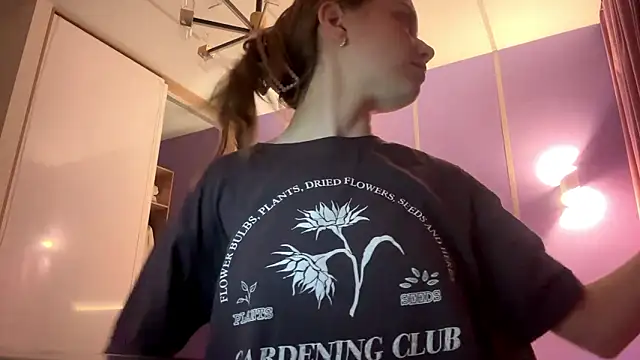 Snapshot of LinaMoonBlessed chatting on March 22, 11:46 am LinaMoonBlessed online show from March 22, 11:46 am