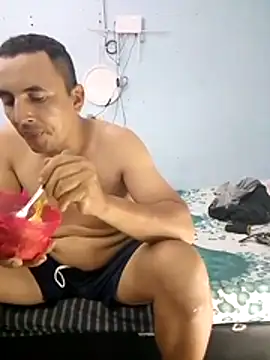 Snapshot of miroqui143 chatting on October 31, 11:28 pm miroqui143 online show from October 31, 11:28 pm