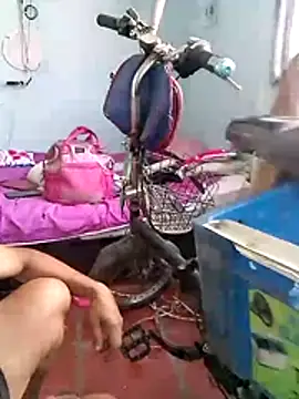 Snapshot of miroqui143 chatting on November 22, 2:38 pm miroqui143 online show from November 22, 2:38 pm