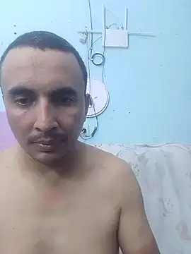 Snapshot of miroqui143 chatting on January 31, 11:03 pm miroqui143 online show from January 31, 11:03 pm