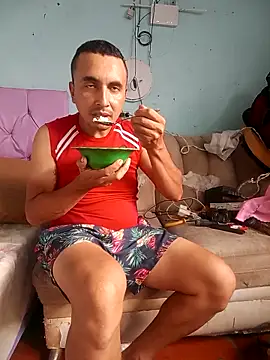 Snapshot of miroqui143 chatting on February 8, 2:42 pm miroqui143 online show from February 8, 2:42 pm