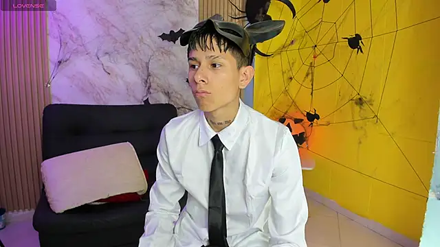 jake beach online show from October 31, 7:26 pm