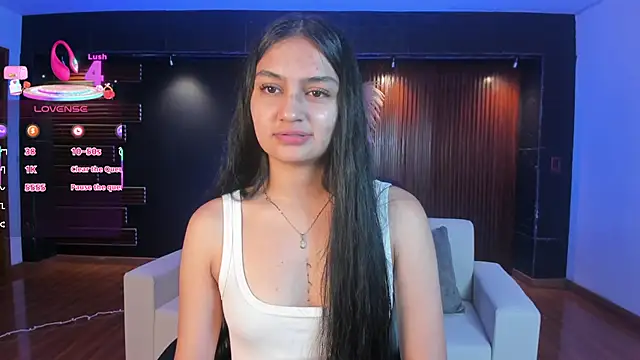 Snapshot of AidaJones chatting on October 2, 11:28 am AidaJones online show from October 2, 11:28 am