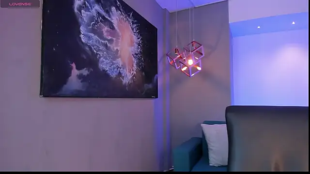 Snapshot of AidaJones chatting on October 20, 11:32 am AidaJones online show from October 20, 11:32 am