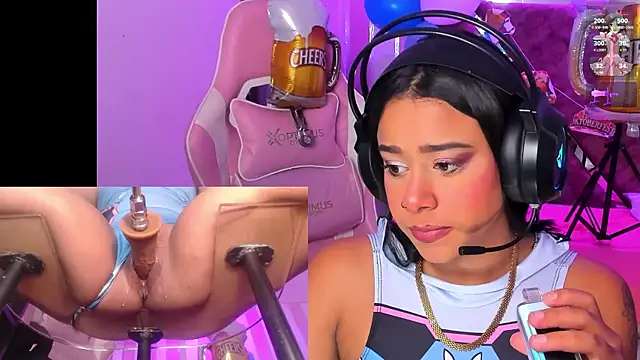 Snapshot of Gina_Kurt chatting on September 30, 3:44 am Gina Kurt online show from September 30, 3:44 am