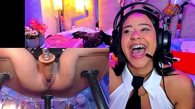 Snapshot of Gina_Kurt chatting on October 6, 12:52 am Gina Kurt online show from October 6, 12:52 am