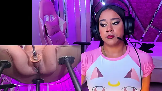 Snapshot of Gina_Kurt chatting on October 14, 4:13 am Gina Kurt online show from October 14, 4:13 am