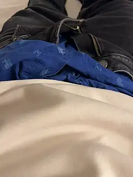 Snapshot of Big-Throbbin chatting on March 9, 11:36 am Big-Throbbin online show from March 9, 11:36 am