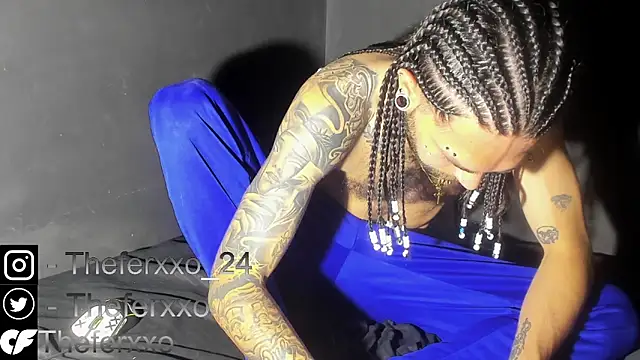 Snapshot of Theferxxo_12 chatting on April 1, 10:40 pm Theferxxo 12 online show from April 1, 10:40 pm