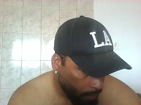 OliveiraSeven online show from May 5, 1:19 pm