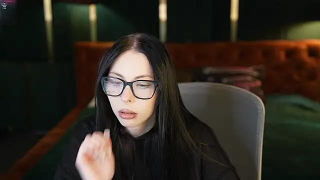 VivianSweet  online show from March 19, 11:25 am