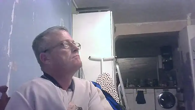 hefin18 online show from December 18, 11:00 pm