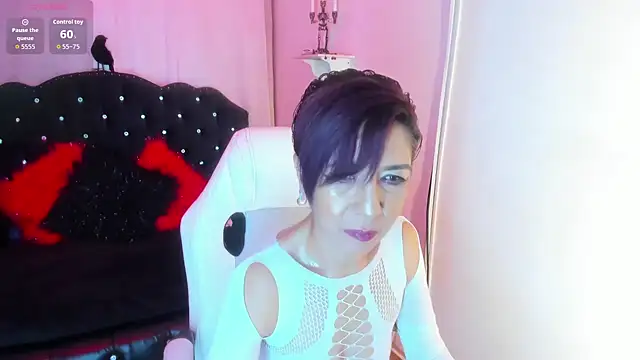 Snapshot of Trinityy__ chatting on October 14, 6:42 pm Trinityy   online show from October 14, 6:42 pm