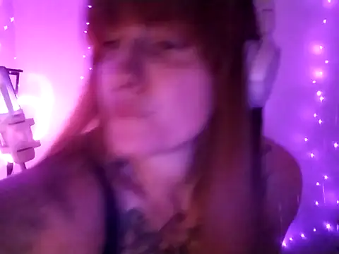 Snapshot of Red_Fox_UK chatting on September 29, 7:30 pm Red Fox UK online show from September 29, 7:30 pm